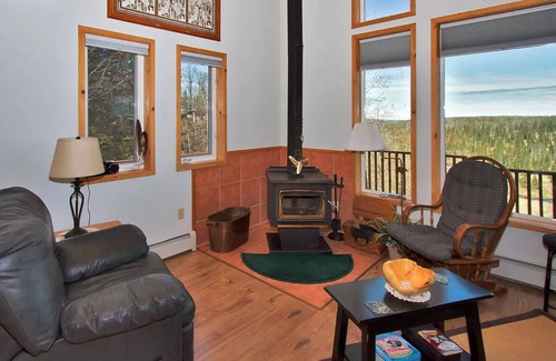Ninilchik House | Alaskan River View Roost