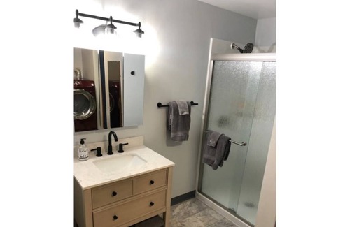 Fairbanks House | Alaskan Woodland Haven- close to airport and sites
