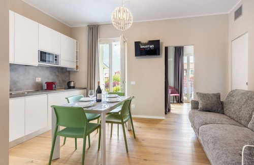 Alba Apartment | Alba Palace Luxury Apartments - Red