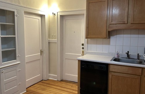 Buckingham Lake - Crestwood Apartment | Albany Home
