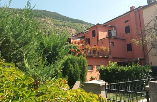 Piobbico Hotel | Albergo Montenerone