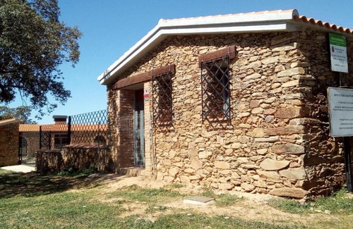 Logrosan Hostel | Albergue Dehesa Boyal