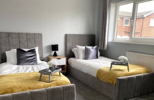 Parkgate House | Albert Place, Rotherham, Lavish 2-bed Home