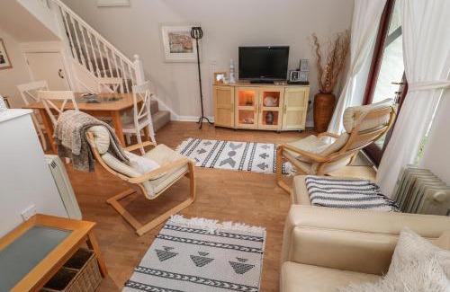 Falmouth House | Albert's Den