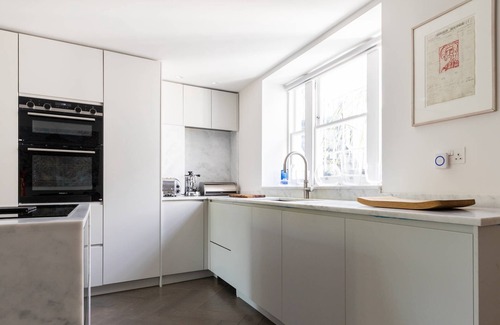 Camden Town with Primrose Hill Apartment | Albert Street V by onefinestay