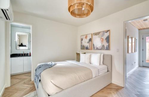 Alberta Arts District Hotel | Alberta Arts District Hideaway- Stylish Studio