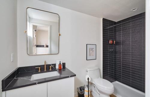 Alberta Arts District Hotel | Alberta Arts District Hideaway- Stylish Studio