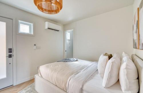 Alberta Arts District Hotel | Alberta Arts District Hideaway- Stylish Studio