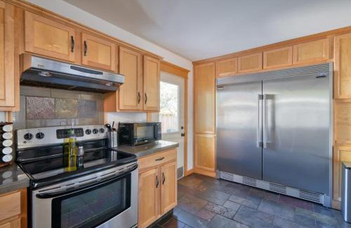 Alberta Arts District House | Alberta Arts Luxury Sleeps 4 Walk Score 99
