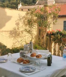 Albisola Superiore Bed & Breakfast | Albisola bed and breakfast