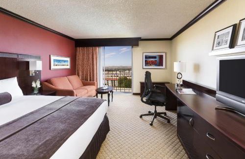 Northeast Heights Hotel | Albuquerque Crowne Plaza by IHG