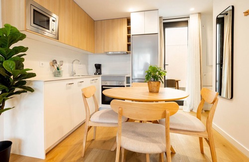 Ciudad Lineal Apartment | Alcala Terrace III apartament in Madrid