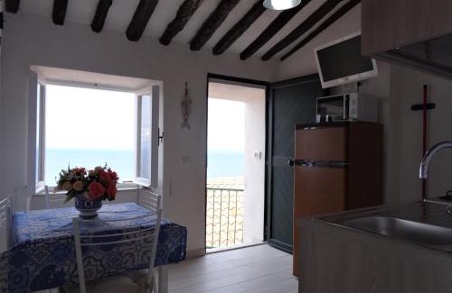 Giglio Castello Apartment | alcastello - Casamatta via Dante Alighieri,36