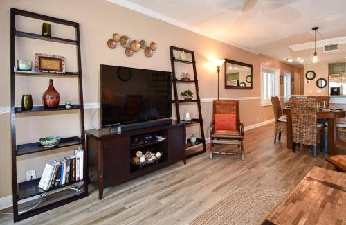 Belleair Beach Apartment | Aldea A8 Beachfront 2 Bedroom 2 Bath - Tranquil Belleair Beach