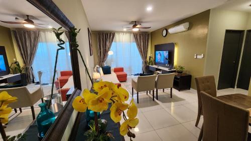 Shah Alam Apartment | Aldridge Residence Tropical Suite - EMIRA