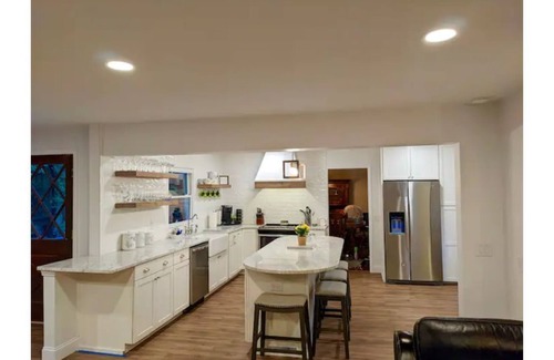 Clarkesville House | Alec Mountain Retreat-w/fresh blueberries for the picking & a dream kitchen!