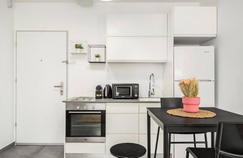 Kerem HaTeimanim Apartment | Alenby Luxury Apartment By Nimizz One Bedroom Apartment