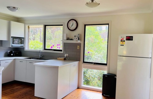 Blackheath House | Alencon | Charming home with 2 Fireplaces in a bush setting