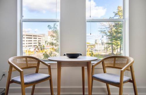 Cambridge Apartment | Alewife 2br w gym wd nr red line BOS-934