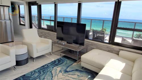 Mid Beach Apartment | Alexander 1001