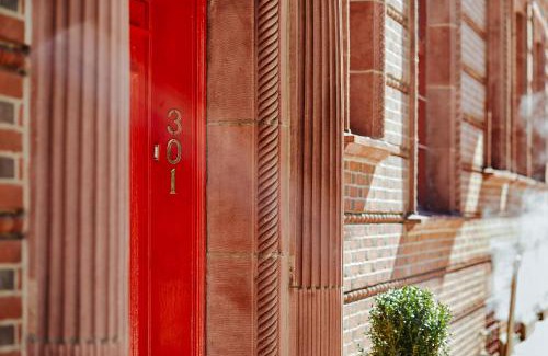 Gayborhood Hotel | Alexander Inn