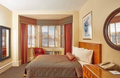 Gayborhood Hotel | Alexander Inn