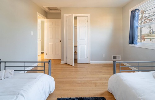 Alexandria West House | Alexandria Retreat | RELAX & FUN