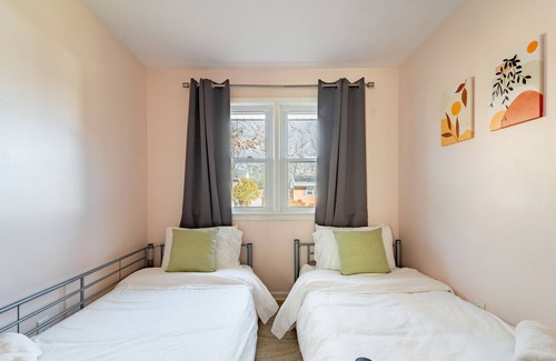 Alexandria West House | Alexandria Retreat | RELAX & FUN