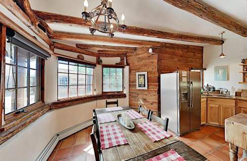 Taos House | Alfred's Hacienda & Casita