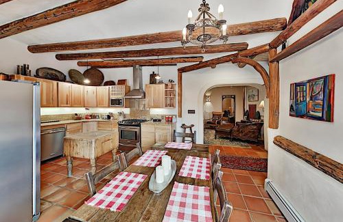 Taos House | Alfred's Hacienda & Casita