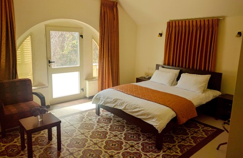Ramallah Hotel | Alhambra Palace Hotel Suites & Resort