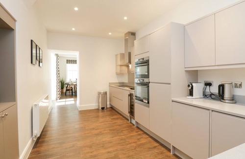 Newland Near Ulverston House | ALICE HOUSE STONE CROSS MANSION, pet friendly in Ulverston