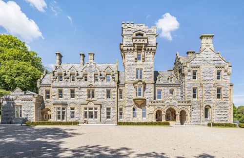 Newland Near Ulverston House | ALICE HOUSE STONE CROSS MANSION, pet friendly in Ulverston