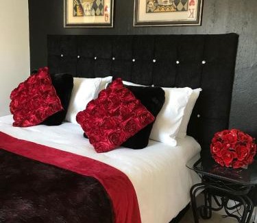 Babbacombe House | Alice in Wonderland cottage by the sea