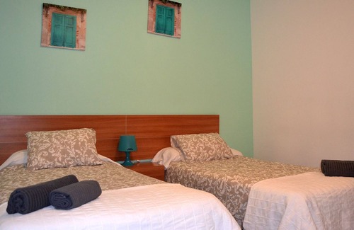 Zaragoza Old Town Apartment | ALIERTA APARTMENTS - Lórien Gray