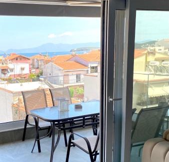 Nea Peramos Apartment | Alina's & Alex's Apartments
