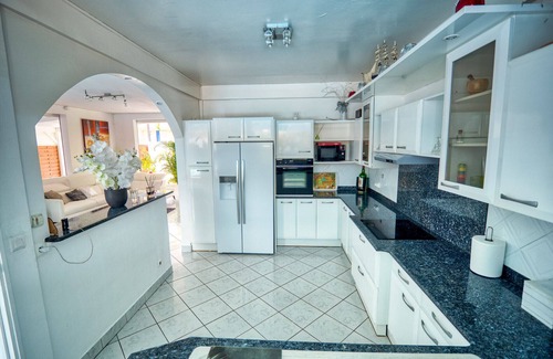 Dunoyer Villa | Aline, villa with swimming pool and jacuzzi, close to all amenities