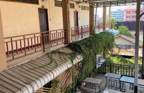 Vang Vieng Hotel | Alisona Guesthouse