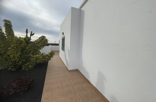 Las Brenas House | Aljibe House. Fantastic house near the beach in Yaiza, Lanzarote, Canary Islands.