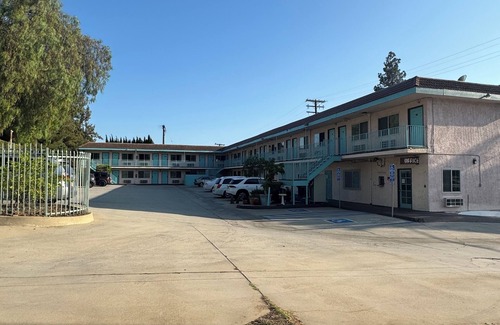 Azusa Hotel | All 8 Motel