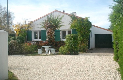Saint-Georges-d'Oleron House | all comfort-calm-covered terrace with summer kitchen-Charger for electric car.