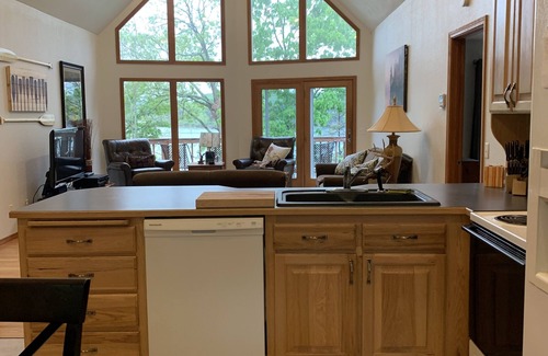 Eagle Rock House | All-Decked-Out Lakefront Cabin with gentle walk to water