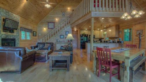 Foxfire Estates House | All Decked Out
