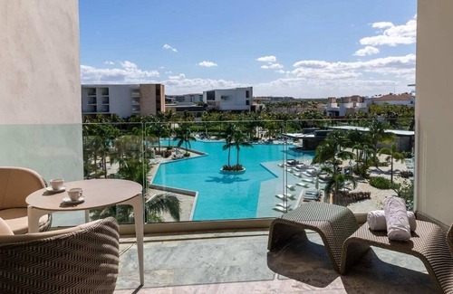 Playa Mujeres Resort | All Inclusive One Bedroom Suite with Resort Amenities