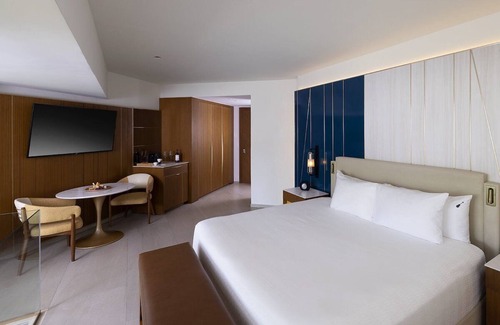 Punta Cana Hotel | All-Inclusive Punta Cana Retreat: Prime Beach & Casino Entertainment