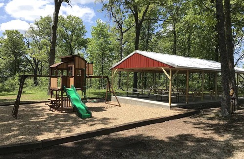 Cassville Cabin | All is Just Fine in Cabin 9