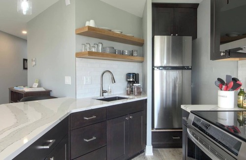 Bayfield Condo | All-New Condo Steps from the Beach