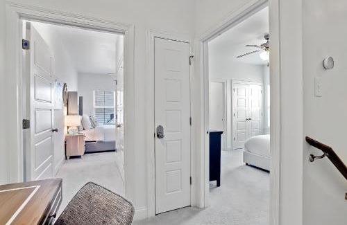 Highlands - Perkins Apartment | ALL NEW - Designer Luxury 3BR Townhouse - Near LSU