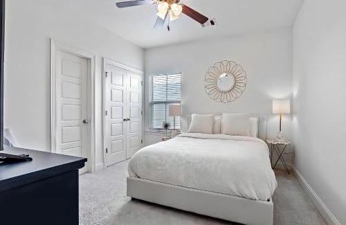 Highlands - Perkins Apartment | ALL NEW - Designer Luxury 3BR Townhouse - Near LSU