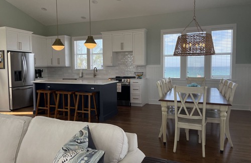 Englewood House | ALL NEW-Fully renovated! Steps to beach. Near Boca Grande. Great beaches/fishing
